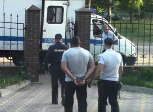 В Курске полицейский устроил стрельбу из-за попавшего в машину мяча