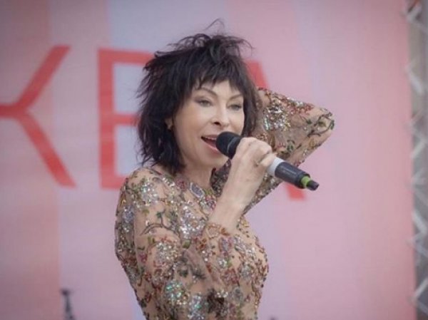 Набросившаяся на Алибасова певица Марина Хлебникова шокировала своим видом на шоу Малахова (ВИДЕО)