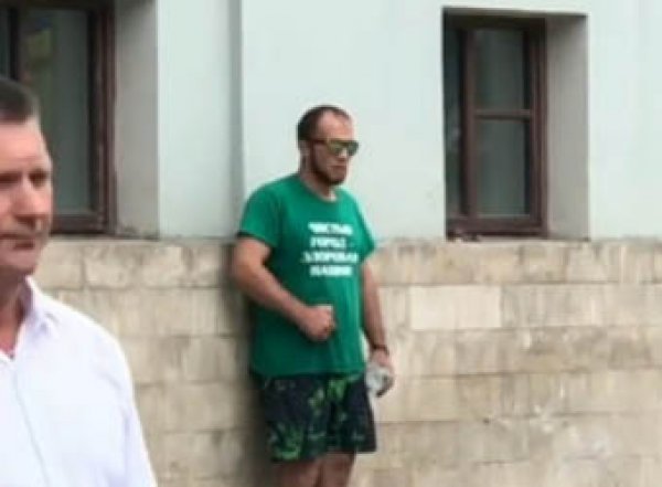 Мужчина облил себя бензином у здания Минстроя в Москве (ВИДЕО)