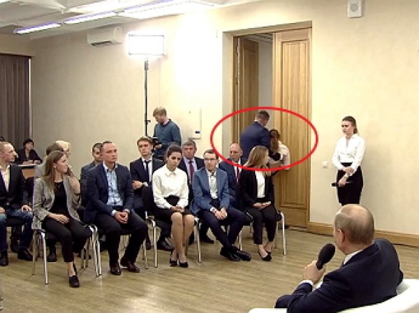 "Доктора поищите": девушке стало плохо на встрече с Путиным