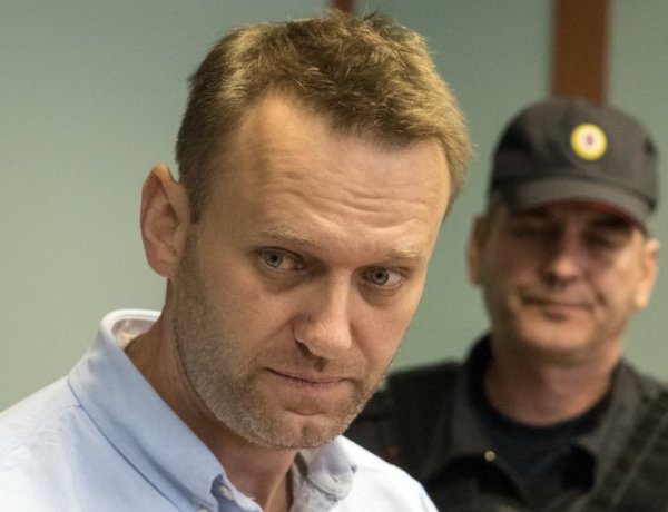 "Результат действия неопределенных химических веществ": врач Навального рассказал о его состоянии