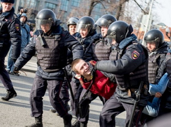 Митинг в Москве 27 июля 2019: полиция и СКР провели массовые обыски и задержания