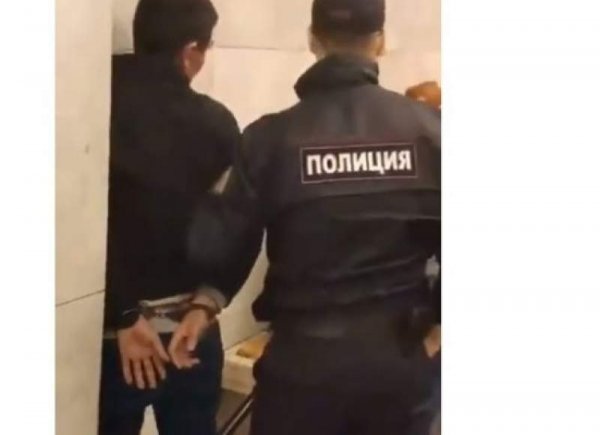 В метро Петербурга пассажир ударил ножом двух глухонемых, не ответивших на его вопрос