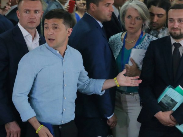 Выборы в Раду 2019: СМИ узнали, сколько получит мест в парламенте партия Зеленского "Слуга народа"