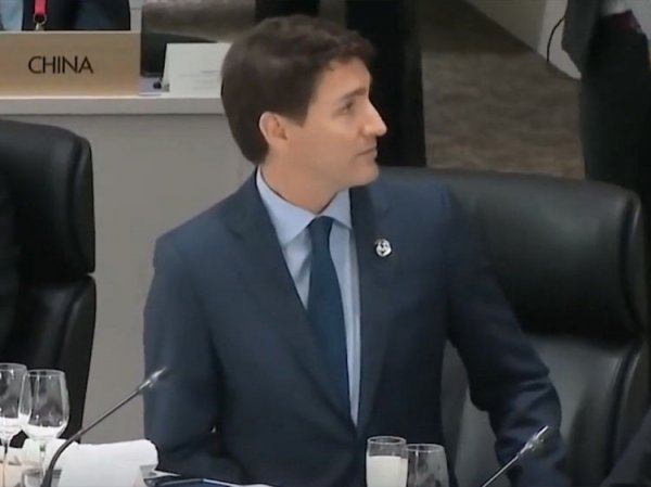 Неловкий конфуз с премьер-министром Канады во время G20 попал на видео