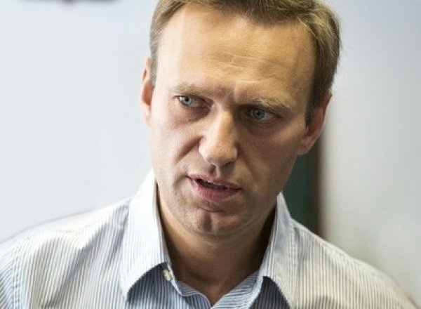 «Как будто стекловатой натерли голову»: фото опухшего после госпитализации Навального появилось в Сети