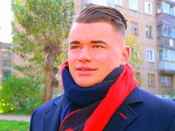 "Самый красивый депутат" заявил в полицию из-за шутки про "бровки и ноготочки" во "ВКонтакте"