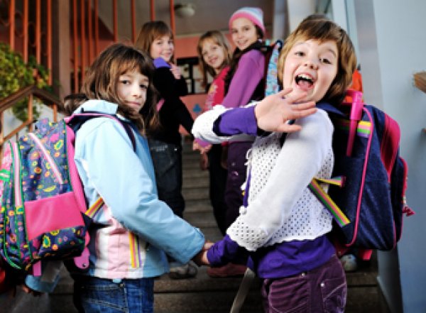 Госдума предлагает отправить школьников на каникулы до октября