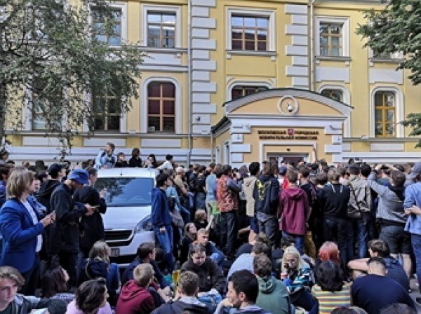 Митинг 3 августа 2019 в Москве: силовики задержали более 800 человек. Собянин высказался о задержаниях