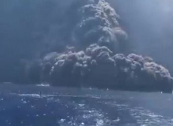 На земле Божьей в Италии взорвался вулкан, едва не погубив туристов (ФОТО, ВИДЕО)
