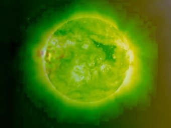 Гигантская Нибиру затмила Солнце: зловещее фото за неделю до конца света вызвало панику в Сети