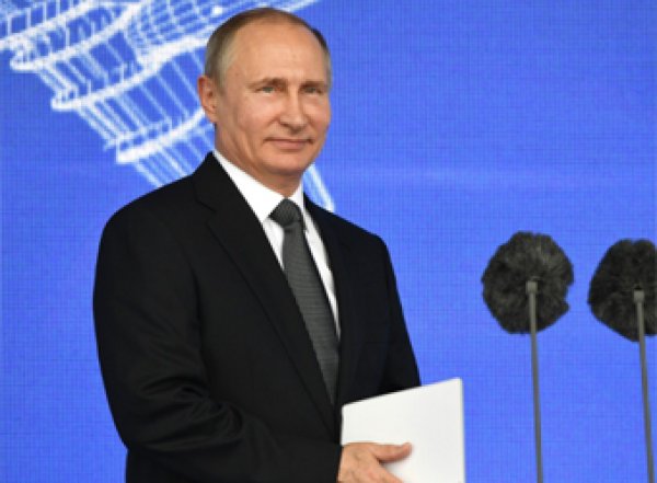 Путин открыл авиасалон "МАКС-2019" и показал Эрдогану новейший Су-57