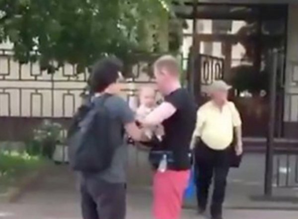 Прокуратура потребовала забрать сына у родителей-участников митинга в Москве