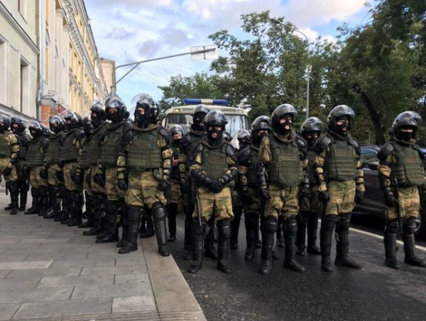 В центре Москвы после митинга задержаны более 200 человек