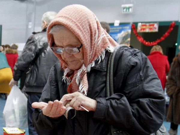 СМИ: россияне рискуют остаться без денег из-за пенсионных фондов