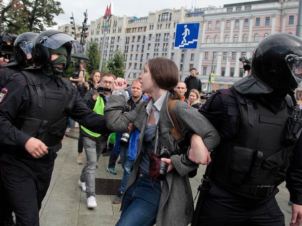 "Уклонист Марий!": журналистке Reuters, задержанной на митинге в Москве, пришла повестка в военкомат