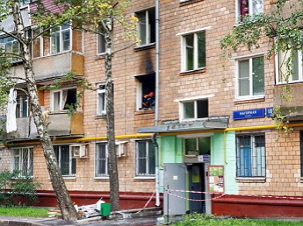 В Москве в жилом доме прогремел взрыв: момент ЧП попал на видео