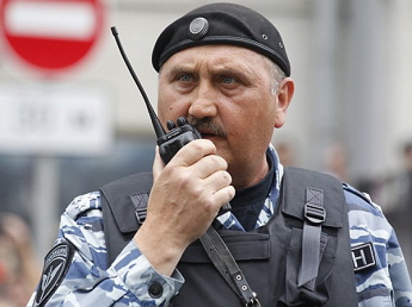 На разгоне митинга в Москве заметили скандального экс-командира киевского "Беркута"
