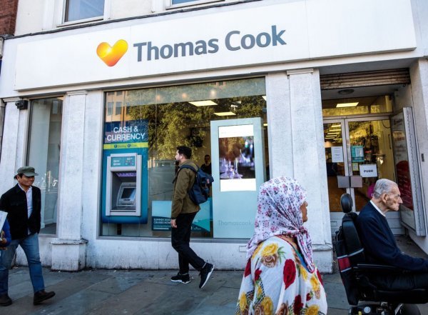 Старейший в мире туроператор Thomas Cook объявил о ликвидации: эвакуация затронет 165 тысяч британцев