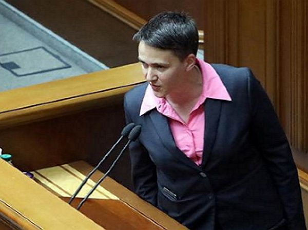 "Животное оно и в Раде животное": Савченко шокировала украинцев, закинув грязные ноги на стол в парламенте