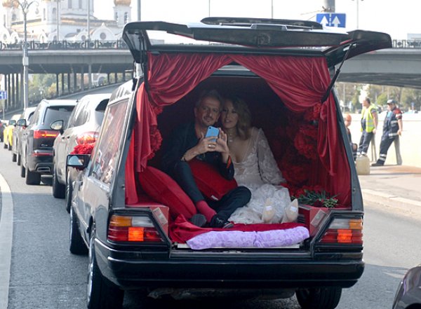СМИ: после скандальной свадьбы у Собчак обострилась серьезная болезнь