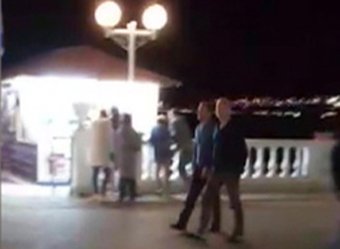 Абрамович  и губернатор Кубани прогулялись по набережной Геленджика без охраны (ВИДЕО)