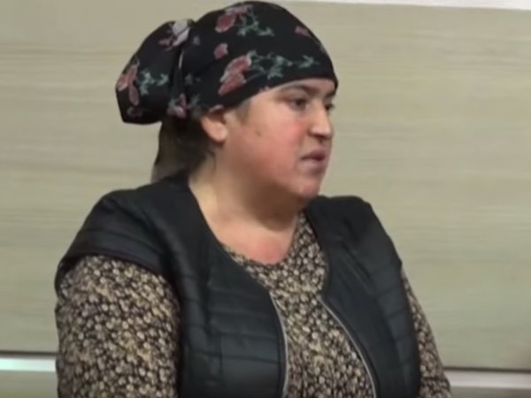 "Это стыд": трех чеченок заставили извиняться за то, что попросили жилье у Кадырова