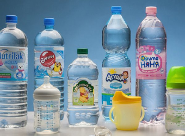 Роскачество назвало лучшую питьевую воду для детей