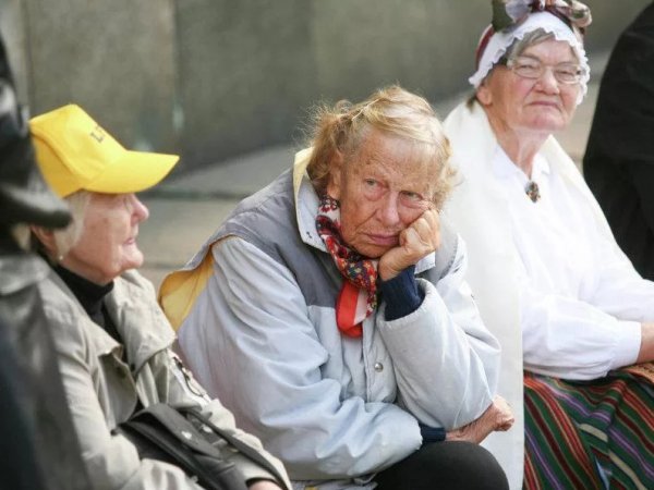 СМИ: россиянам снова хотят повысить пенсионный возраст