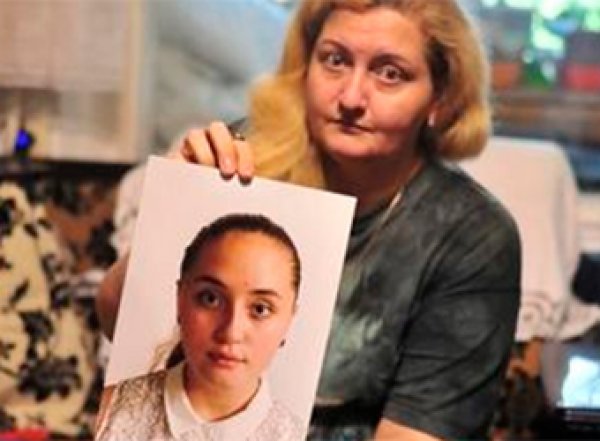 Исчезнувшая на три года школьница обвинила семью, державшую ее в железной клетке