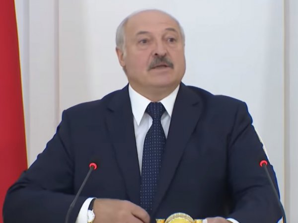 "Голову бы отвернул щенку": Лукашенко устроил "публичную порку" чиновникам