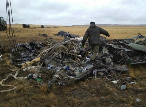 Опубликовано фото разбившихся при десантировании боевых машин ВДВ