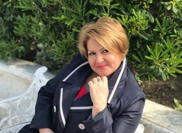 Ульяновская чиновница "в шоколаде" покаялась за фото в соцсети