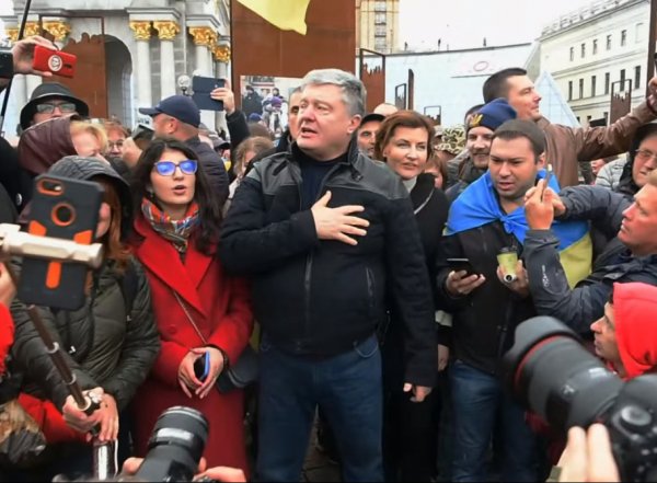 Таксист унизил Порошенко, отказавшись везти после акции на Майдане (ВИДЕО)