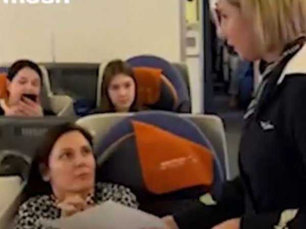 Актриса-дебоширка Вележева оправдалась за пьяный скандал на борту самолета