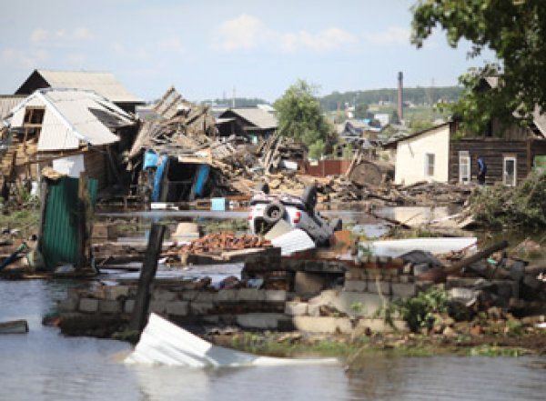 Чиновникам пострадавших от наводнения районов дадут премии на 337 млн