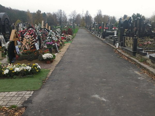 На Троекуровском кладбище женщина умерла на похоронах матери