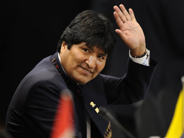 В Боливии президент ушел в отставку на фоне массовых протестов