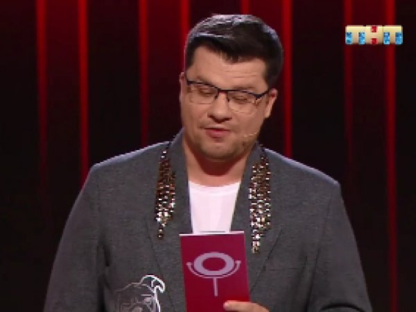 "Я на тебе сидел!": опозоренный гостем Харламов закатил скандал на сцене Comedy Club (ВИДЕО)