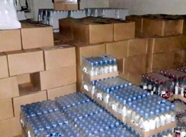 Челябинские пенсионерки тайно выпускали водку на заброшенном ликеро-водочном заводе