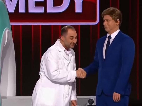 Номер Comedy Club про российскую медицину и чиновников стал хитом в Сети