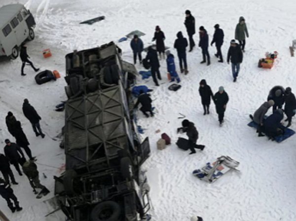 Автокатастрофа в Забайкалье: названа причина ДТП, где в рухнувшем с моста автобусе погибли 19 человек (ВИДЕО)