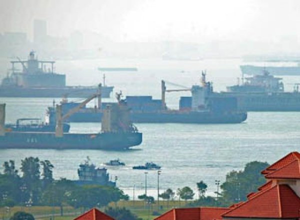 В Сингапуре за долги арестовали российский корабль «Севастополь»