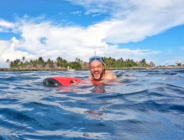 Киркоров оконфузился во время плавания на Мальдивах