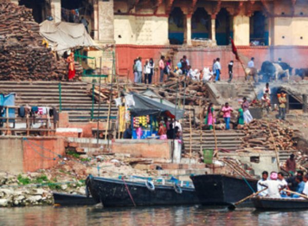 В Индии женщина очнулась во время собственных похорон