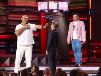 Целуйте мою жену, не стесняйтесь: Валуев унизил напуганных Волю и Харламова в Comedy Club (ВИДЕО)