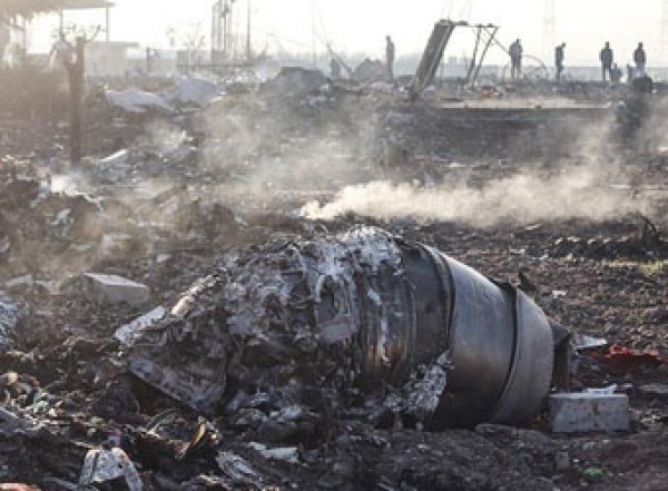 NYT показала видео вероятного попадания двух ракет в украинский Boeing (ВИДЕО)