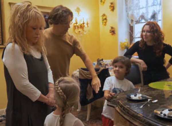 СМИ выяснили, сколько Галкин и Пугачева тратят на образование детей