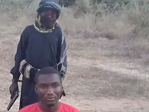 8-летний мальчик из ИГ казнил нигерийца на камеру