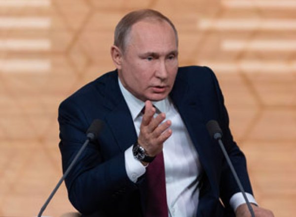 Путин назвал свою зарплату и ответил на вопрос пенсионерки о жизни на 10 800 рублей в месяц (ВИДЕО)